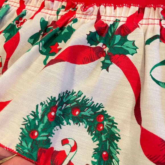 Vintage Red Roung Tablecloth with Christmas Wreath & Candy Cane Ruffle Trim - Picture 2 of 6